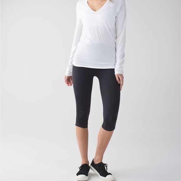Lululemon In The Flow Crop II in Heathered Deep Coal - Picture 1 of 11